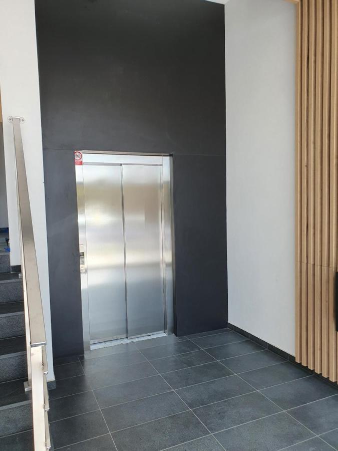 סלאופסק Zamiejska Modern Apartments Nowy Apartamentowiec Winda מראה חיצוני תמונה